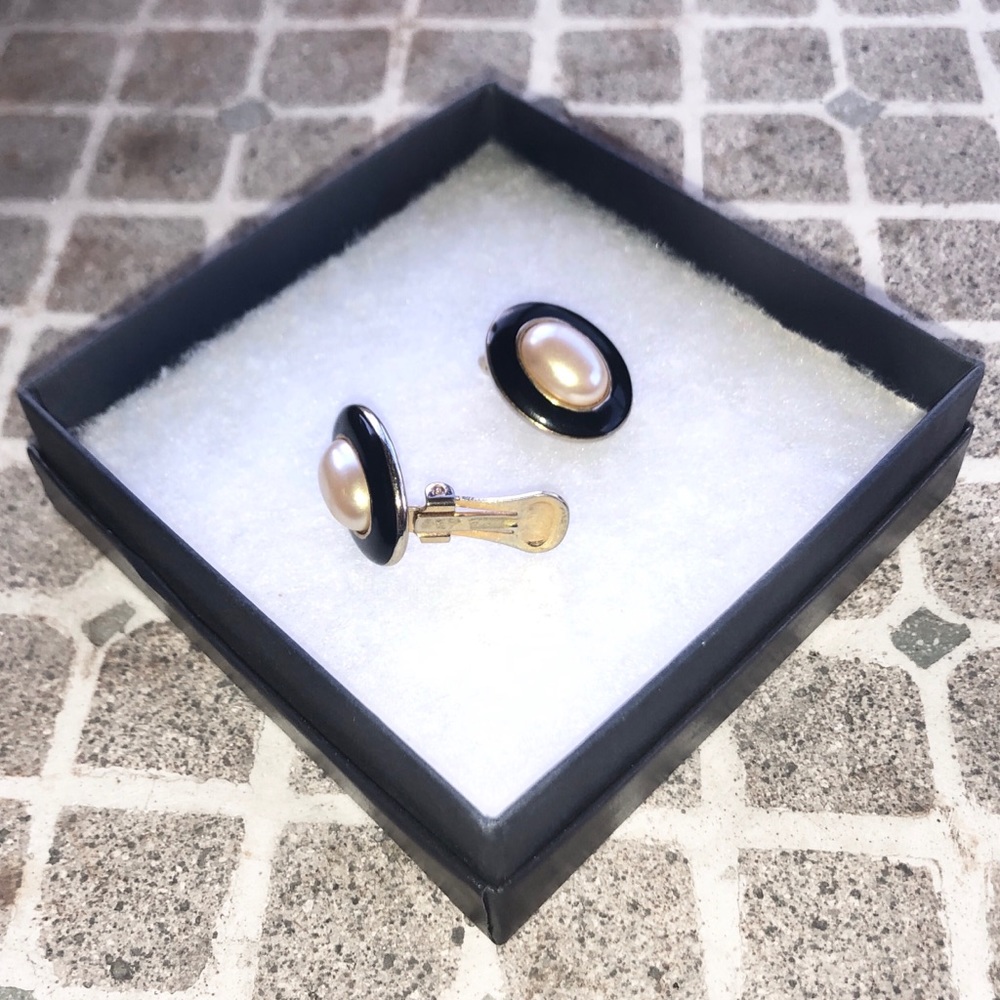 Vintage Clip-On Earrings